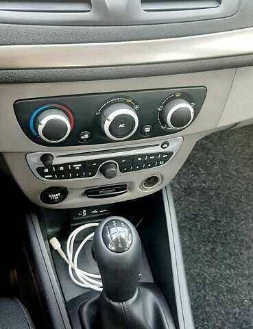 Серый Рено Меган, объемом двигателя 1.5 л и пробегом 350 тыс. км за 6500 $, фото 34 на Automoto.ua