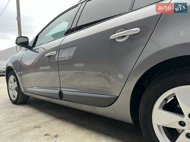 Серый Рено Меган, объемом двигателя 1.6 л и пробегом 182 тыс. км за 7800 $, фото 22 на Automoto.ua