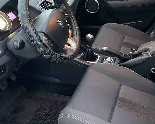 Сірий Рено Меган, об'ємом двигуна 1.46 л та пробігом 291 тис. км за 5700 $, фото 23 на Automoto.ua