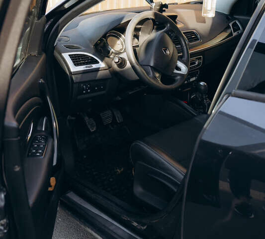 Серый Рено Меган, объемом двигателя 1.46 л и пробегом 288 тыс. км за 6550 $, фото 8 на Automoto.ua