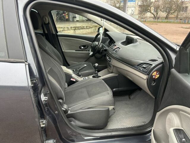 Серый Рено Меган, объемом двигателя 1.5 л и пробегом 285 тыс. км за 5700 $, фото 17 на Automoto.ua