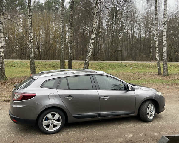 Серый Рено Меган, объемом двигателя 1.46 л и пробегом 293 тыс. км за 7800 $, фото 3 на Automoto.ua