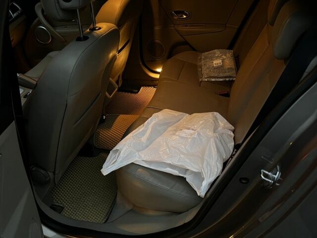 Серый Рено Меган, объемом двигателя 1.5 л и пробегом 209 тыс. км за 5599 $, фото 7 на Automoto.ua