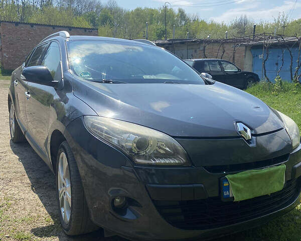 Серый Рено Меган, объемом двигателя 1.5 л и пробегом 270 тыс. км за 7500 $, фото 1 на Automoto.ua