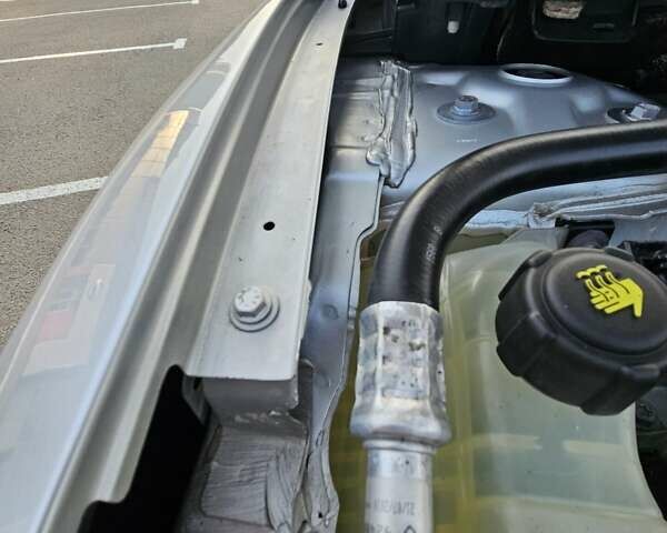 Серый Рено Меган, объемом двигателя 1.6 л и пробегом 195 тыс. км за 7850 $, фото 113 на Automoto.ua