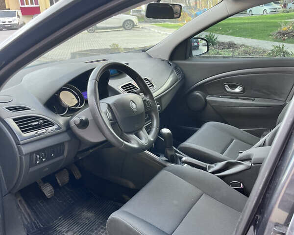 Серый Рено Меган, объемом двигателя 1.46 л и пробегом 325 тыс. км за 6400 $, фото 21 на Automoto.ua