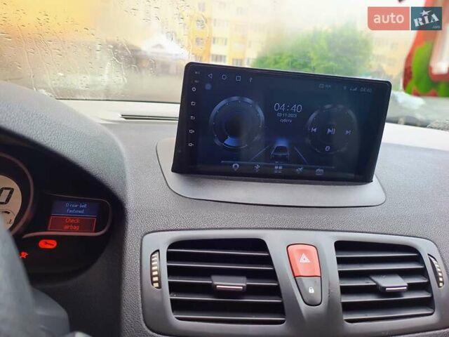 Серый Рено Меган, объемом двигателя 1.6 л и пробегом 200 тыс. км за 5600 $, фото 9 на Automoto.ua