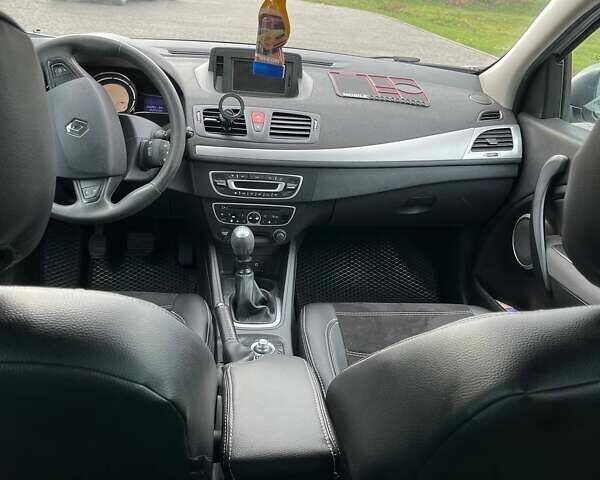 Сірий Рено Меган, об'ємом двигуна 1.87 л та пробігом 267 тис. км за 6900 $, фото 13 на Automoto.ua