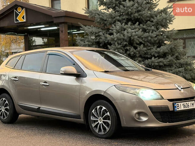 Рено Меган 2010 у Кременчуге на Automoto.ua Сірий Рено Меган, об'ємом двигуна 1.46 л та пробігом 300 тис. км за 6999 $, фото 20 на Automoto.ua