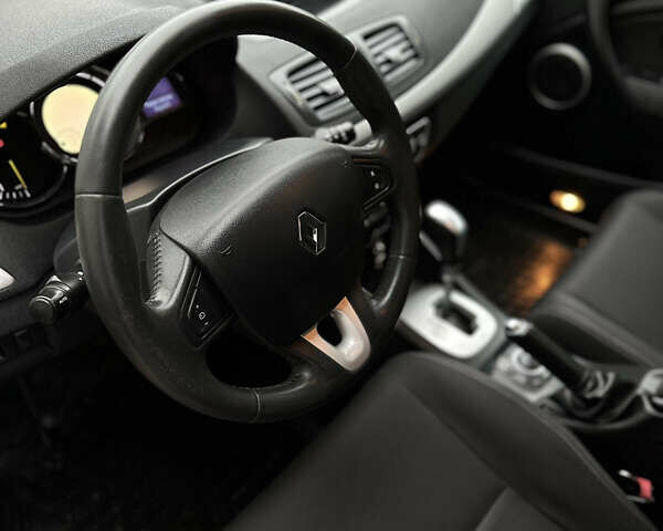 Серый Рено Меган, объемом двигателя 1.5 л и пробегом 215 тыс. км за 6800 $, фото 30 на Automoto.ua