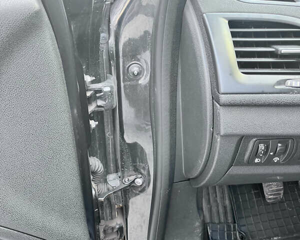 Серый Рено Меган, объемом двигателя 1.46 л и пробегом 325 тыс. км за 6400 $, фото 28 на Automoto.ua