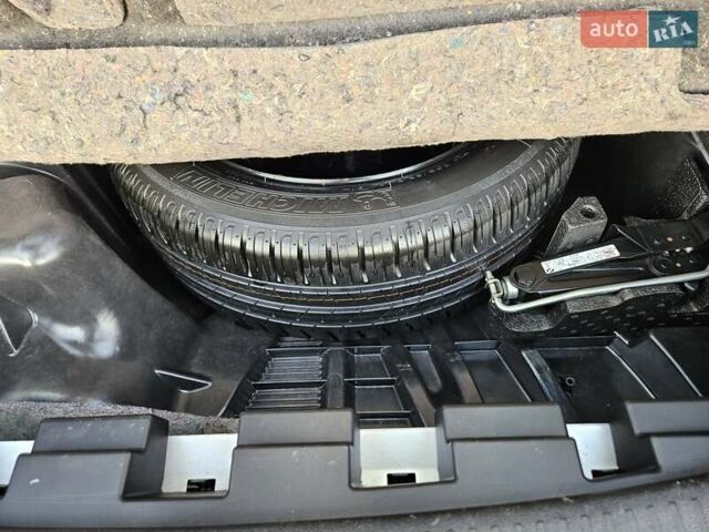 Серый Рено Меган, объемом двигателя 1.6 л и пробегом 195 тыс. км за 7850 $, фото 56 на Automoto.ua