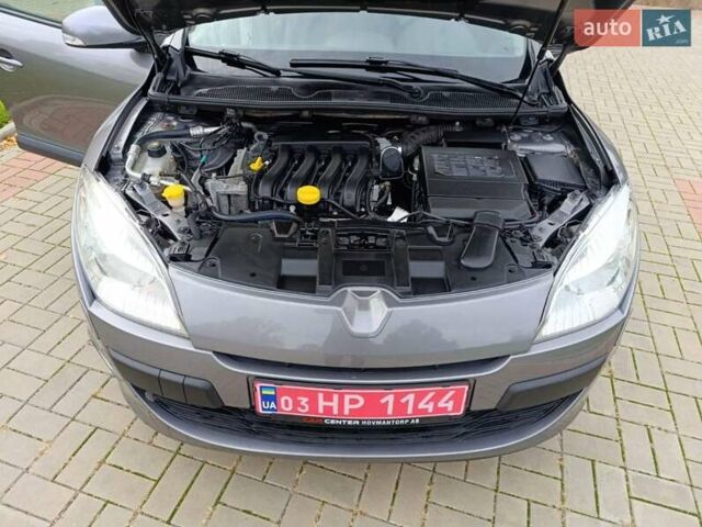 Серый Рено Меган, объемом двигателя 1.6 л и пробегом 218 тыс. км за 7300 $, фото 7 на Automoto.ua