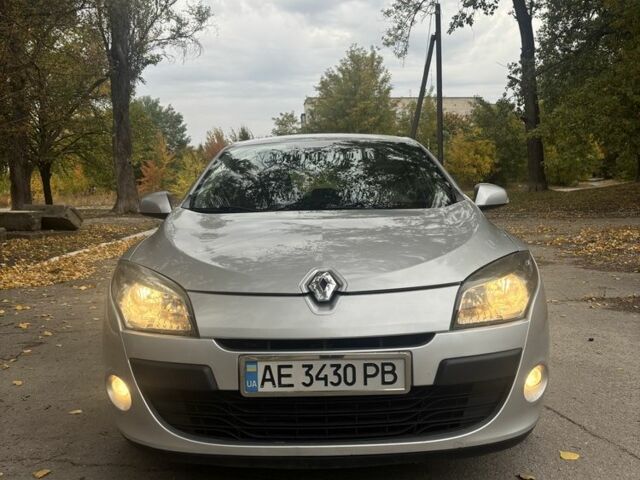 Серый Рено Меган, объемом двигателя 1.5 л и пробегом 270 тыс. км за 5700 $, фото 7 на Automoto.ua