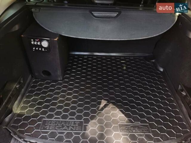 Серый Рено Меган, объемом двигателя 1.5 л и пробегом 273 тыс. км за 7750 $, фото 30 на Automoto.ua