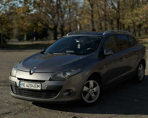 Серый Рено Меган, объемом двигателя 1.46 л и пробегом 270 тыс. км за 7750 $, фото 1 на Automoto.ua