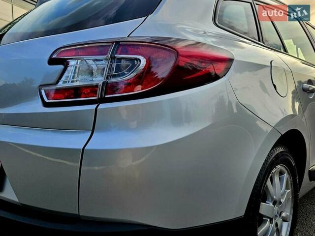 Серый Рено Меган, объемом двигателя 1.6 л и пробегом 195 тыс. км за 7850 $, фото 27 на Automoto.ua