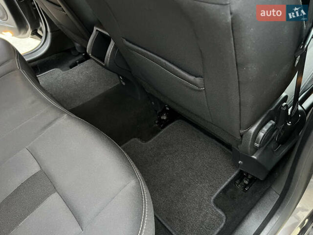 Серый Рено Меган, объемом двигателя 1.6 л и пробегом 182 тыс. км за 7800 $, фото 69 на Automoto.ua