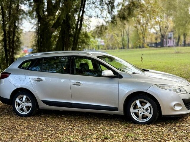 Серый Рено Меган, объемом двигателя 1.5 л и пробегом 280 тыс. км за 6800 $, фото 1 на Automoto.ua