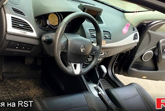 Серый Рено Меган, объемом двигателя 1.5 л и пробегом 250 тыс. км за 7900 $, фото 4 на Automoto.ua