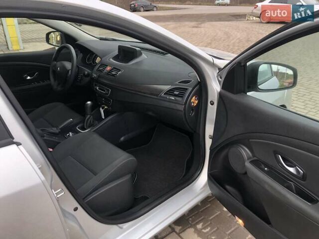Серый Рено Меган, объемом двигателя 1.6 л и пробегом 250 тыс. км за 6400 $, фото 12 на Automoto.ua