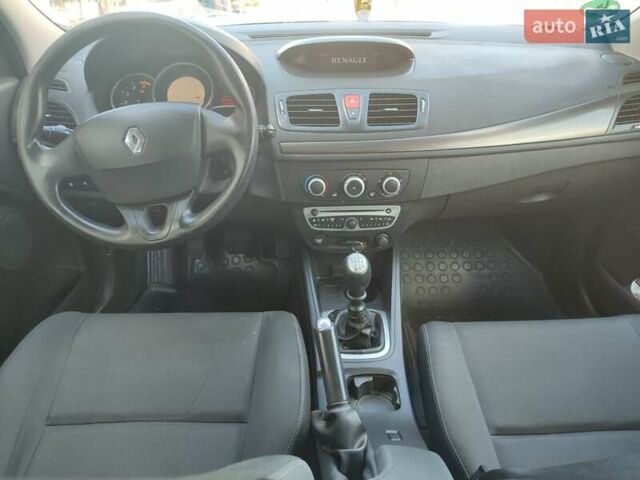 Серый Рено Меган, объемом двигателя 1.5 л и пробегом 238 тыс. км за 7000 $, фото 19 на Automoto.ua