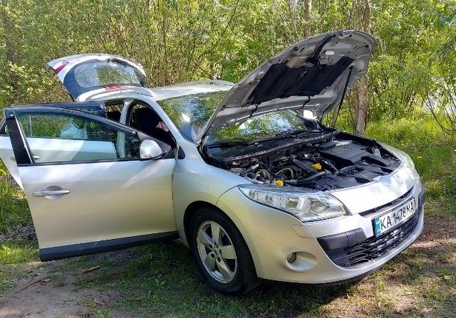 Серый Рено Меган, объемом двигателя 1.5 л и пробегом 280 тыс. км за 7000 $, фото 4 на Automoto.ua