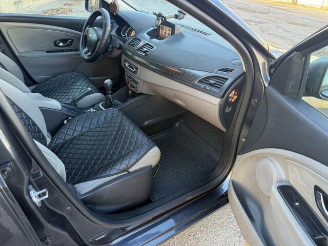 Сірий Рено Меган, об'ємом двигуна 1.5 л та пробігом 315 тис. км за 6500 $, фото 10 на Automoto.ua