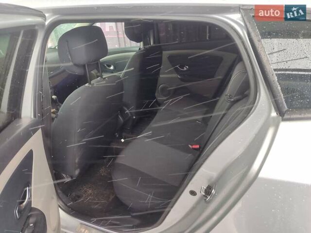 Серый Рено Меган, объемом двигателя 1.5 л и пробегом 259 тыс. км за 5650 $, фото 3 на Automoto.ua