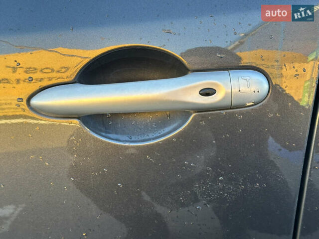 Сірий Рено Меган, об'ємом двигуна 1.6 л та пробігом 225 тис. км за 8299 $, фото 11 на Automoto.ua