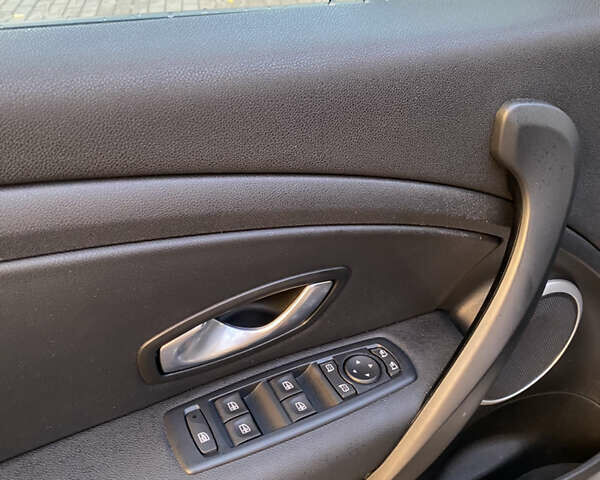 Сірий Рено Меган, об'ємом двигуна 1.4 л та пробігом 127 тис. км за 6800 $, фото 29 на Automoto.ua