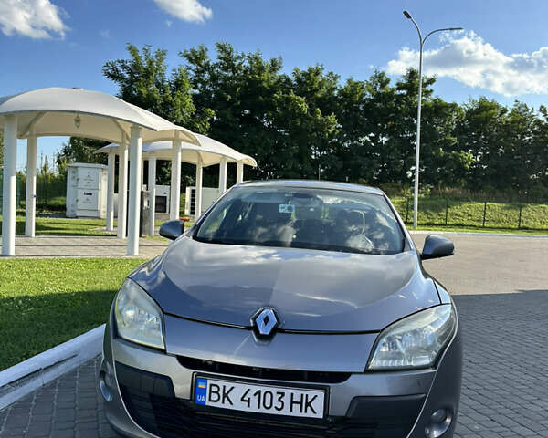 Серый Рено Меган, объемом двигателя 1.46 л и пробегом 296 тыс. км за 6700 $, фото 1 на Automoto.ua