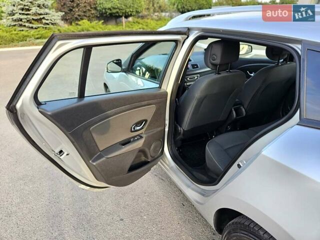 Серый Рено Меган, объемом двигателя 1.6 л и пробегом 195 тыс. км за 7850 $, фото 64 на Automoto.ua