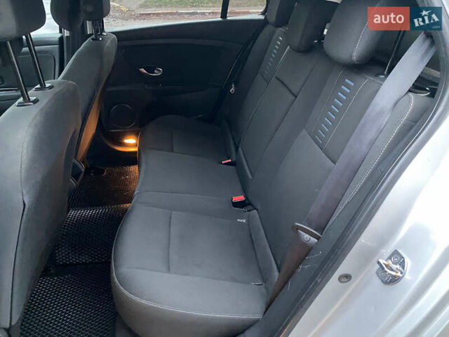 Серый Рено Меган, объемом двигателя 1.46 л и пробегом 300 тыс. км за 6300 $, фото 13 на Automoto.ua