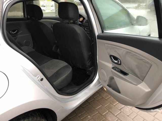 Серый Рено Меган, объемом двигателя 1.5 л и пробегом 260 тыс. км за 5600 $, фото 4 на Automoto.ua