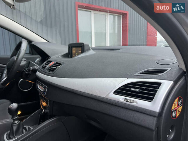 Серый Рено Меган, объемом двигателя 1.6 л и пробегом 182 тыс. км за 7800 $, фото 77 на Automoto.ua