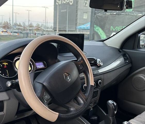 Сірий Рено Меган, об'ємом двигуна 1.5 л та пробігом 250 тис. км за 6999 $, фото 7 на Automoto.ua