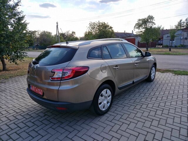 Сірий Рено Меган, об'ємом двигуна 1.6 л та пробігом 236 тис. км за 7300 $, фото 8 на Automoto.ua