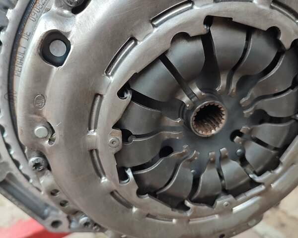 Серый Рено Меган, объемом двигателя 1.4 л и пробегом 250 тыс. км за 7500 $, фото 42 на Automoto.ua