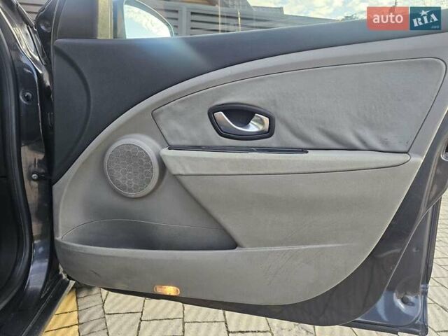 Серый Рено Меган, объемом двигателя 1.46 л и пробегом 257 тыс. км за 5150 $, фото 63 на Automoto.ua