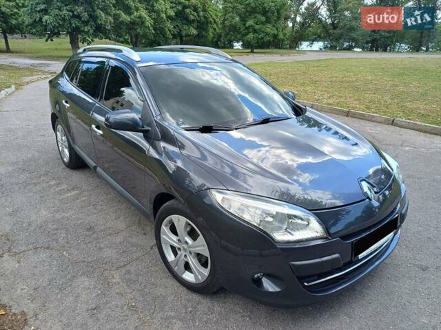 Сірий Рено Меган, об'ємом двигуна 1.5 л та пробігом 273 тис. км за 7800 $, фото 9 на Automoto.ua