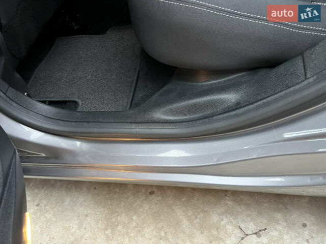 Серый Рено Меган, объемом двигателя 1.6 л и пробегом 182 тыс. км за 7800 $, фото 62 на Automoto.ua