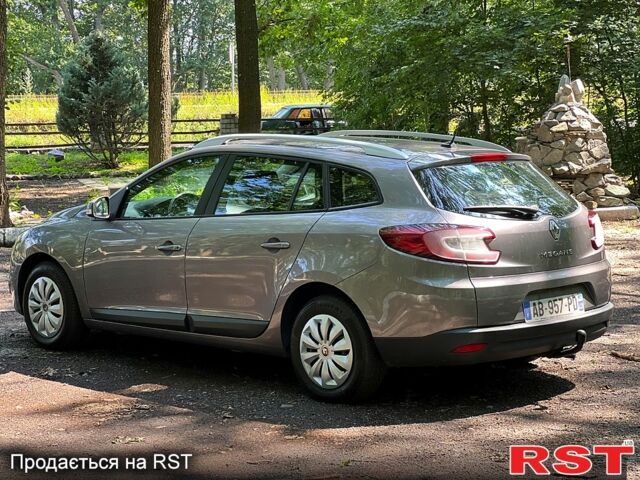 Серый Рено Меган, объемом двигателя 1.6 л и пробегом 240 тыс. км за 7550 $, фото 1 на Automoto.ua