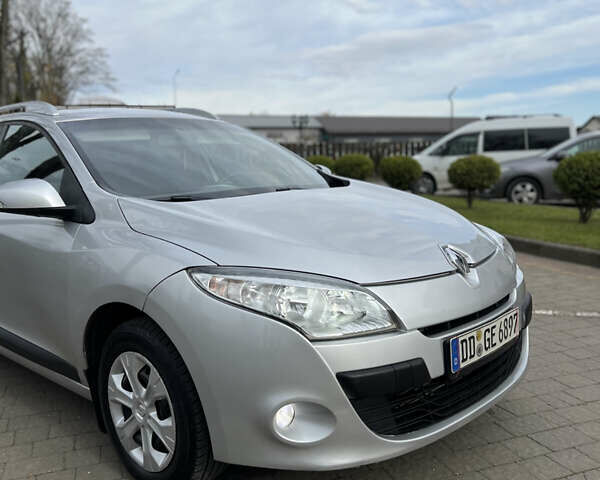 Серый Рено Меган, объемом двигателя 1.5 л и пробегом 265 тыс. км за 5499 $, фото 4 на Automoto.ua