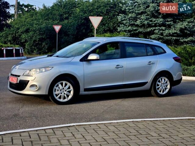 Серый Рено Меган, объемом двигателя 1.6 л и пробегом 195 тыс. км за 7850 $, фото 2 на Automoto.ua