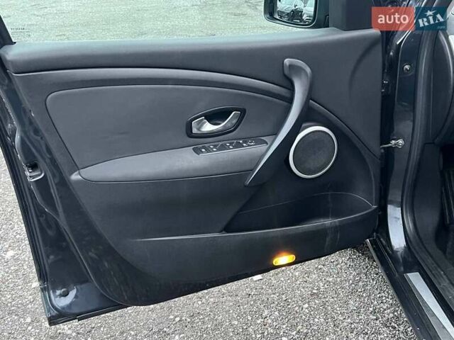 Серый Рено Меган, объемом двигателя 1.5 л и пробегом 269 тыс. км за 6000 $, фото 12 на Automoto.ua