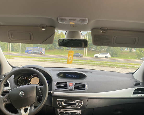 Серый Рено Меган, объемом двигателя 1.4 л и пробегом 243 тыс. км за 6200 $, фото 4 на Automoto.ua