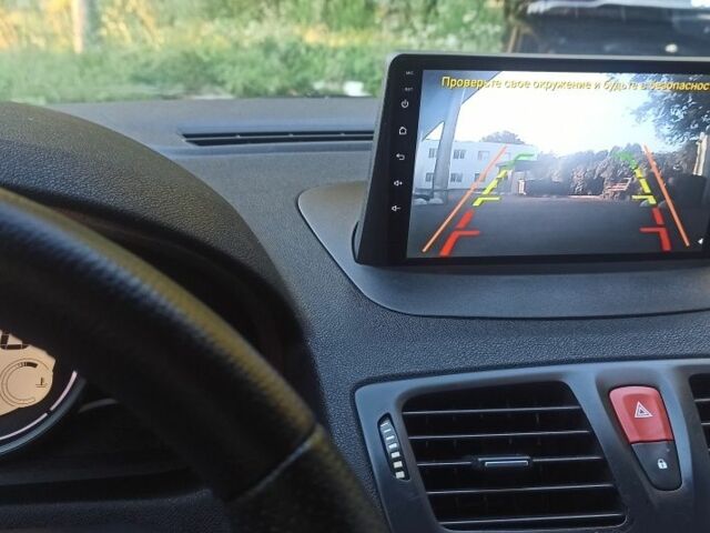 Серый Рено Меган, объемом двигателя 0 л и пробегом 205 тыс. км за 7200 $, фото 1 на Automoto.ua