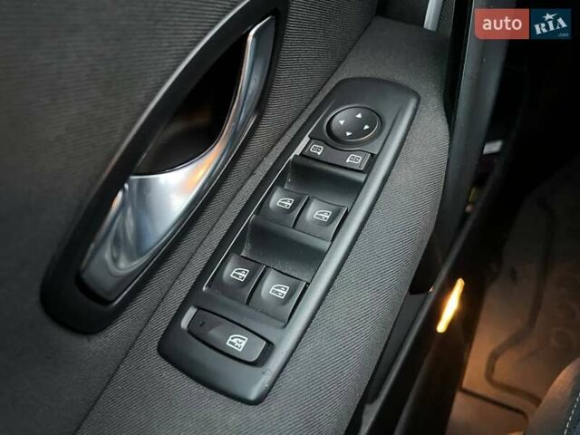 Серый Рено Меган, объемом двигателя 1.5 л и пробегом 269 тыс. км за 6000 $, фото 16 на Automoto.ua