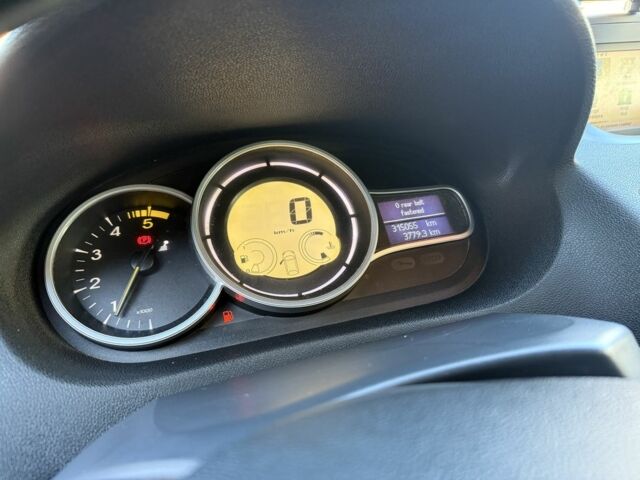 Сірий Рено Меган, об'ємом двигуна 1.5 л та пробігом 315 тис. км за 6500 $, фото 19 на Automoto.ua